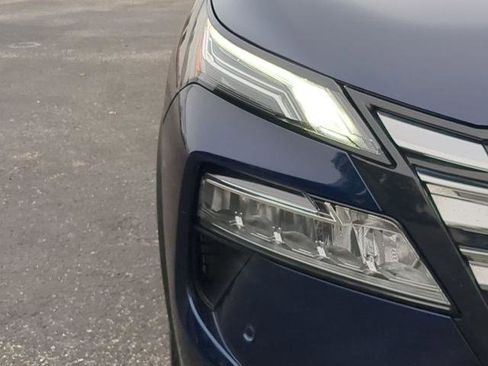 Certified 2025 Nissan Rogue Platinum image 10