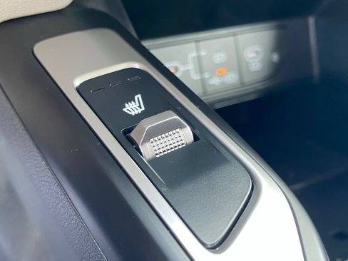 Used 2025 Kia Sorento S w/ Panoramic Sunroof Package FWD image 19