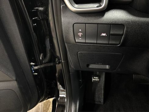 Used 2022 Kia Sportage LX FWD image 33