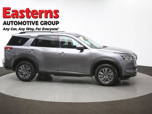 Used 2024 Nissan Pathfinder SV AWD/4WD image 45