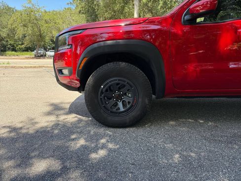 Used 2026 Nissan Frontier PRO-4X AWD/4WD image 9