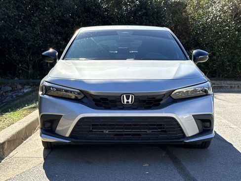 Used 2023 Honda Civic Sport image 2