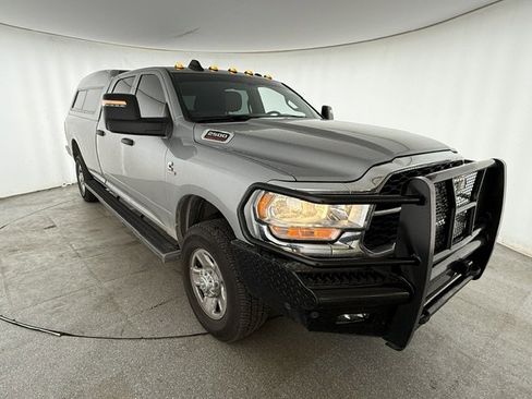 Used 2024 RAM 2500 Tradesman w/ Chrome Appearance Group AWD/4WD image 3