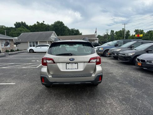 Used 2019 Subaru Outback 2.5i AWD/4WD image 4