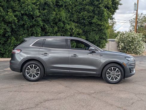 Used 2020 Lincoln Nautilus Reserve w/ Cargo Utility Package image 3