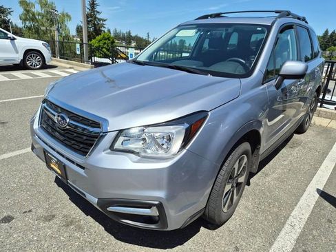 Used 2018 Subaru Forester 2.5i Premium AWD/4WD image 2