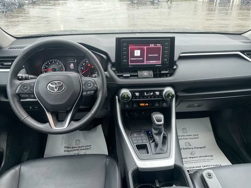 Used 2022 Toyota RAV4 XLE Premium AWD/4WD image 22