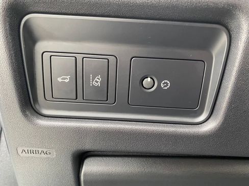 Used 2019 Land Rover Discovery Sport HSE image 19