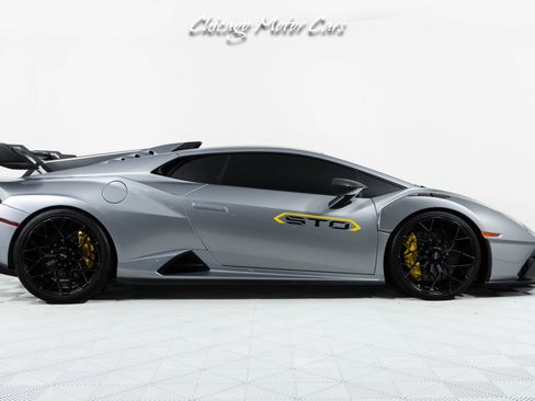 Used 2024 Lamborghini Huracan STO image 8