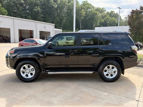 Used 2016 Toyota 4Runner SR5 RWD image 6