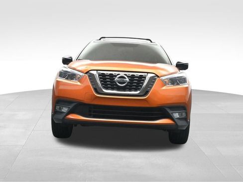 Used 2018 Nissan Kicks SR w/ Exterior Package FWD image 17