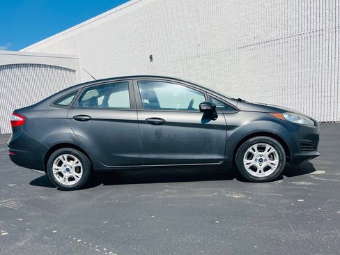 Used 2016 Ford Fiesta SE image 6