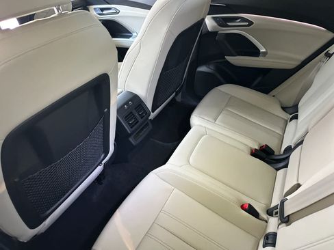 Used 2025 Audi Q5 Premium w/ Convenience Package AWD/4WD image 4