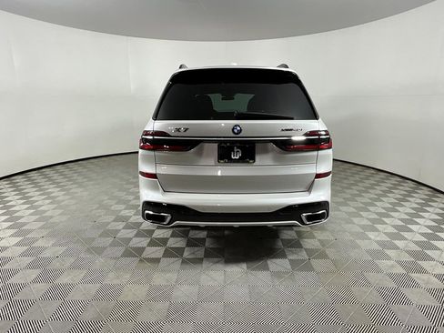 Used 2023 BMW X7 xDrive40i w/ Executive Package image 8