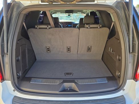 Used 2021 GMC Yukon Denali w/ Advanced Technology Package image 12