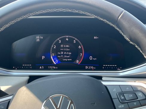 Used 2026 Volkswagen Taos SE FWD image 41