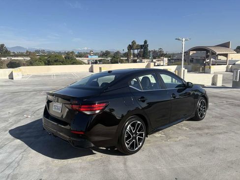 Used 2025 Nissan Sentra SR image 33