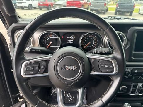 Used 2018 Jeep Wrangler Unlimited Sahara AWD/4WD image 15
