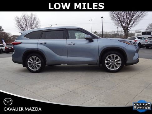 Used 2022 Toyota Highlander Limited image 3