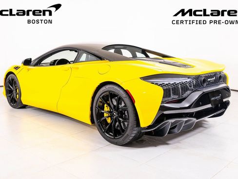 Used 2023 McLaren Artura RWD image 3