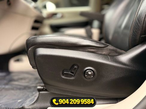 Used 2019 Chrysler Pacifica Touring-L FWD image 11
