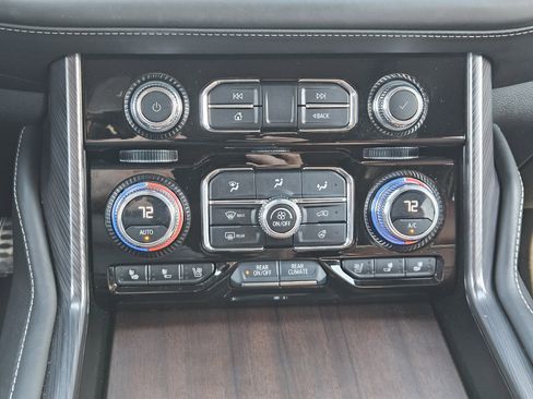 Used 2023 GMC Yukon XL Denali Ultimate image 21