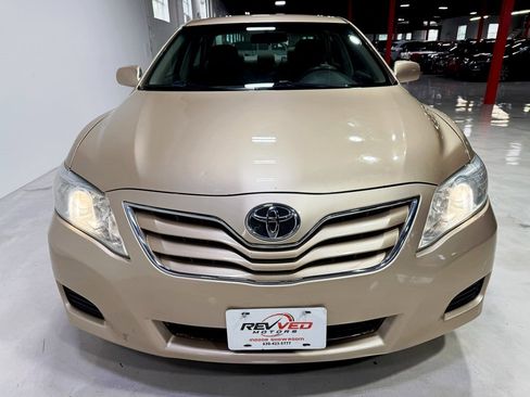 Used 2011 Toyota Camry LE image 9