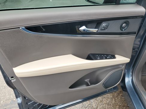 Certified 2023 Lincoln Nautilus Reserve w/ Equipment Group 201A image 10