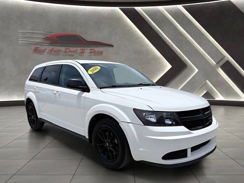 Used 2020 Dodge Journey SE w/ SE Popular Equipment Group FWD image 2