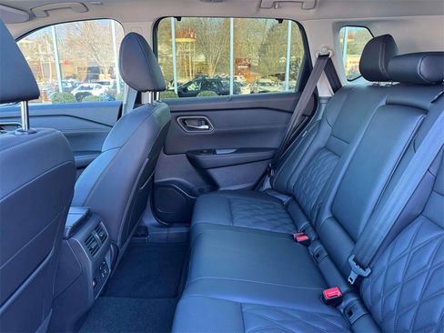 Certified 2026 Nissan Rogue Platinum w/ Platinum Premium Package image 12