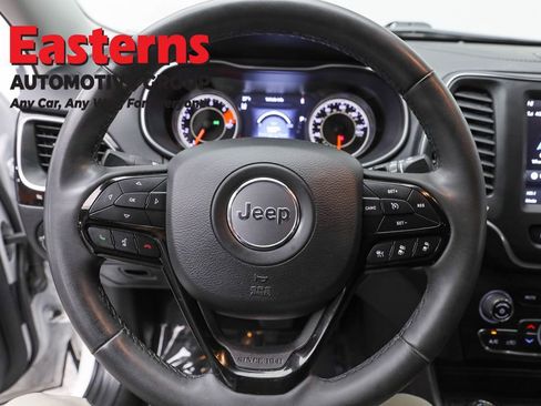 Used 2023 Jeep Cherokee Altitude Lux image 10