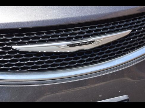 Used 2021 Chrysler Voyager Lxi FWD image 45