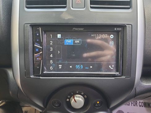 Used 2015 Nissan Versa Note SV FWD image 12