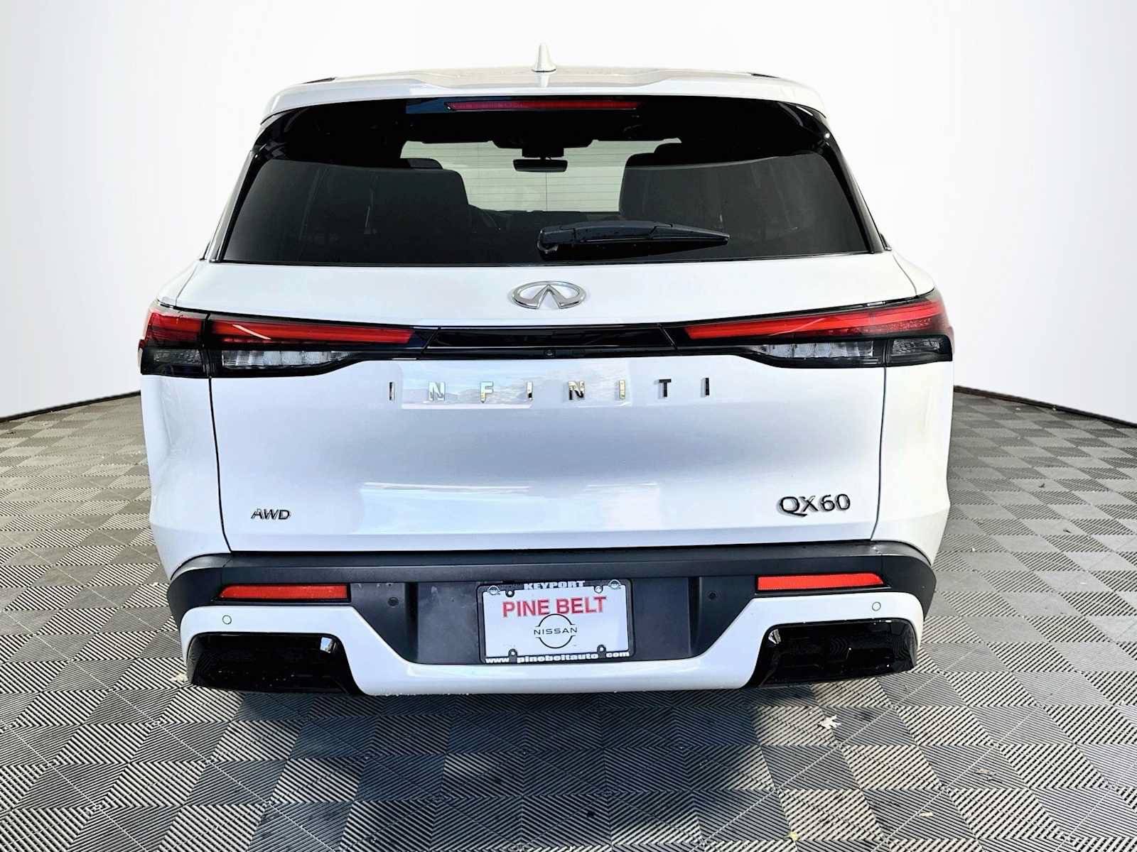 Used 2023 INFINITI QX60 Pure AWD/4WD image 5