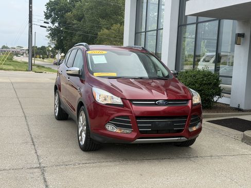 Used 2016 Ford Escape SE w/ SE Chrome Package AWD/4WD image 19