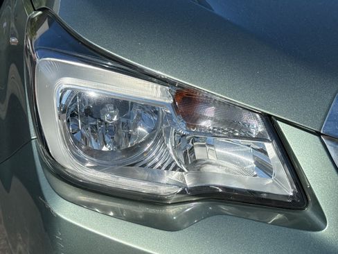 Used 2017 Subaru Forester 2.5i Premium AWD/4WD image 9