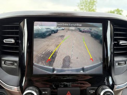 Used 2019 RAM 1500 Laramie AWD/4WD image 15