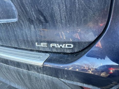 Used 2021 Toyota Highlander LE image 10