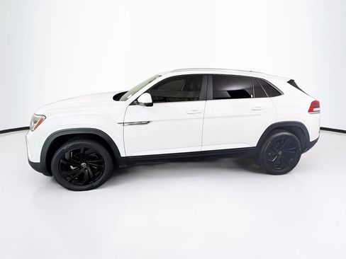 Used 2024 Volkswagen Atlas Cross Sport SE FWD image 4