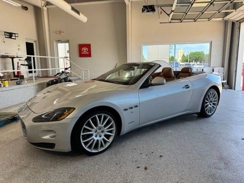 Used 2017 Maserati GranTurismo Convertible RWD image 10