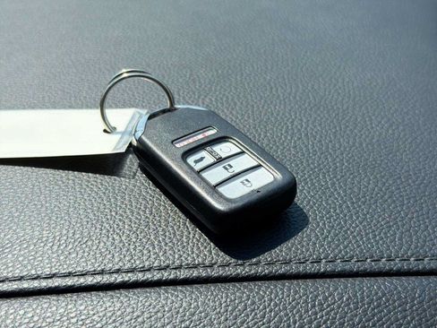 Used 2016 Honda Pilot Touring image 30