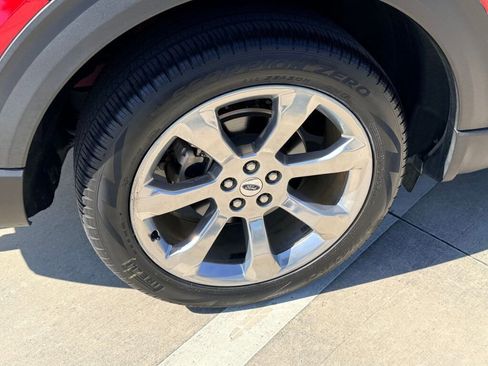 Used 2020 Ford Explorer Platinum w/ Premium Technology Package image 13