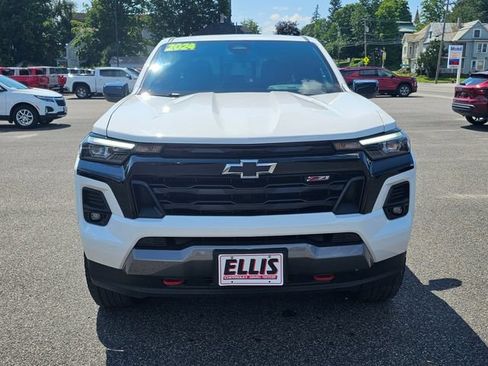 Used 2024 Chevrolet Colorado Z71 w/ Z71 Convenience Package 2 AWD/4WD image 2