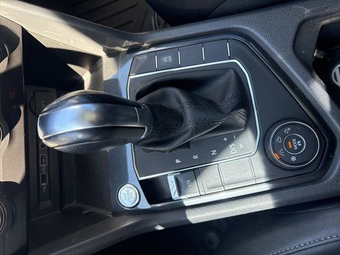 Used 2019 Volkswagen Tiguan SE image 14
