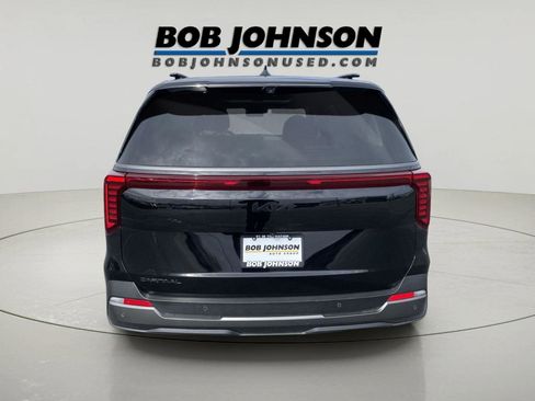 Used 2025 Kia Carnival SX Prestige image 4