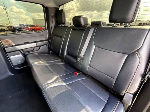 Used 2025 Ford F250 Lariat w/ Black Appearance Package image 19