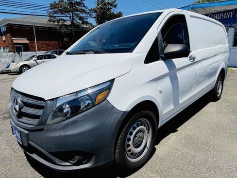 Used 2019 Mercedes-Benz Metris image 1