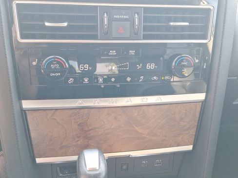 Used 2023 Nissan Armada SL image 45