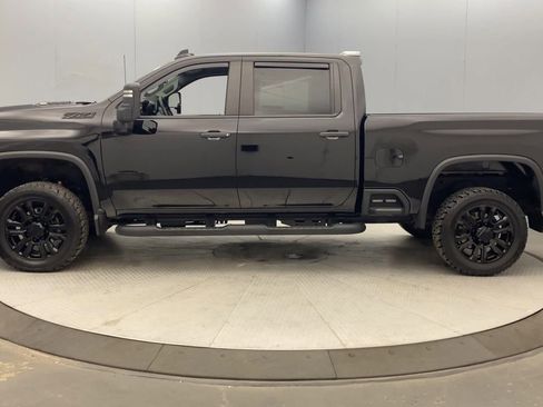 Used 2024 Chevrolet Silverado 2500 Custom w/ Custom Value Package AWD/4WD image 2