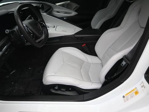 Used 2025 Chevrolet Corvette Stingray Preferred Conv w/ Z51 Performance Package RWD image 15